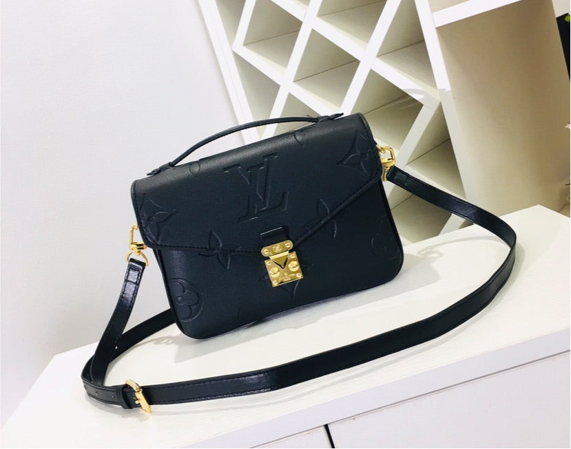 New LV woman shoulder handbag